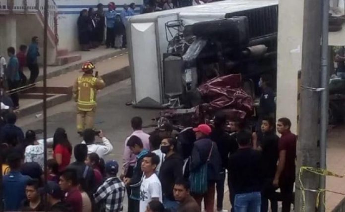 camion del imss accidente